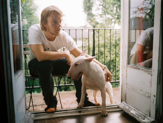 Alfie Allen with Maggie May (2014)